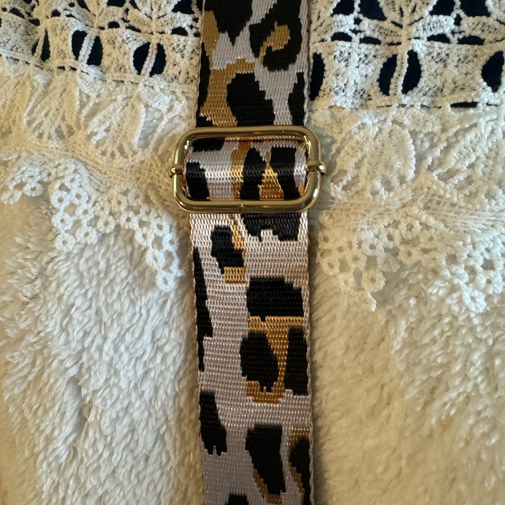 VANGUE Crossbody faux leather 4 compartments 2 cardholders detachable strap NWOT - Picture 5 of 9